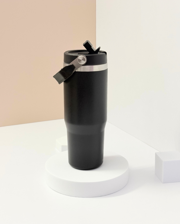 QuenchFlow - Black | 900 ml - Leakproof lid
